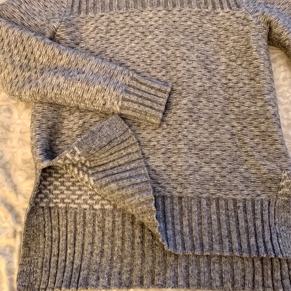 Banana Republic turtle neck knitted sweater - Picture 2 of 14